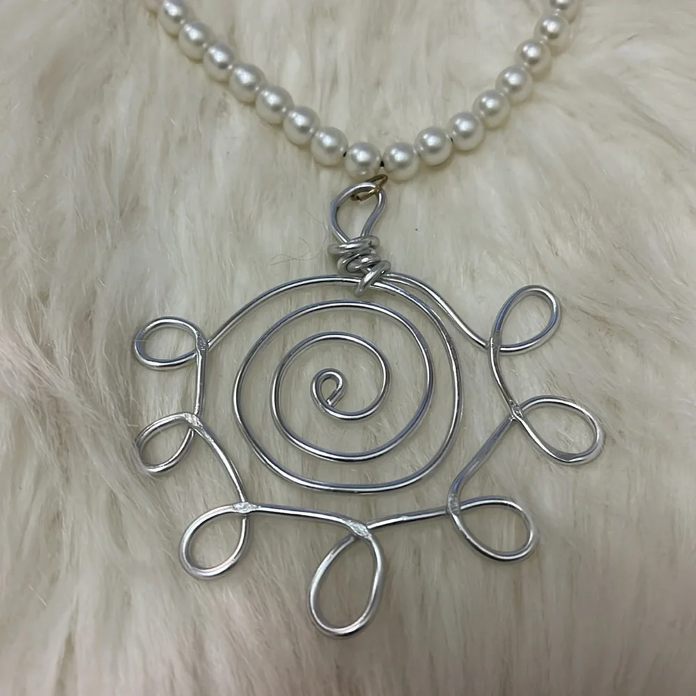 Silver Hand Design Pendant Stretchy Faux Pearl One of a Kind Necklacr